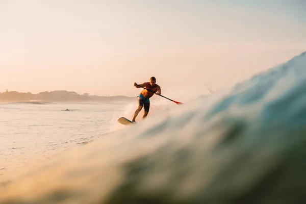 April 2019 Bali Indonesia Stand Paddle Surfer Ride Ocean Wave — Stock Photo, Image