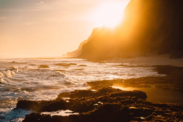 Tropisch Strand Met Oceaan Golven Zon Licht Bali — Stockfoto