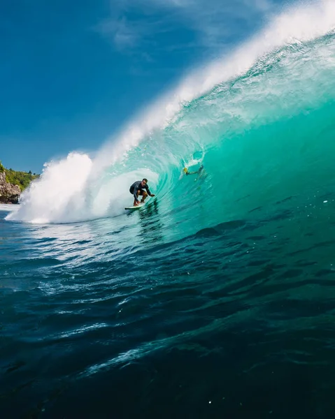 Junho 2019 Bali Indonésia Passeio Surfista Onda Barril Surf Profissional — Fotografia de Stock