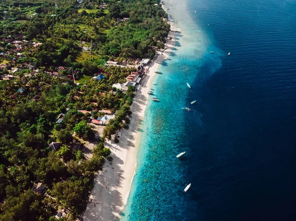 Тропический Остров Пляжем Бирюзовым Океаном Вид Воздуха — стоковое фото