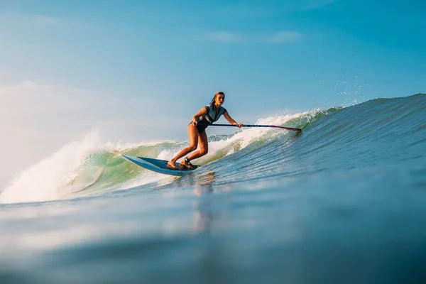 April 2019 Bali Indonesia Stand Paddle Surfer Ride Ocean Wave — Stock Photo, Image