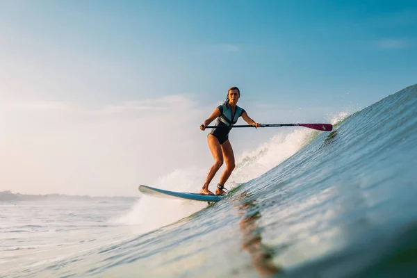 April 2019 Bali Indonesia Stand Paddle Surfer Ride Ocean Wave — Stock Photo, Image