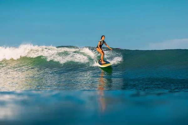 April 2019 Bali Indonesia Stand Paddle Surfer Ride Ocean Wave — Stock Photo, Image