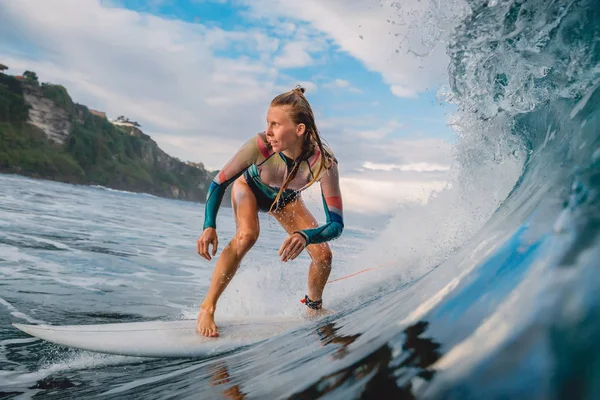 Beautiful Surfer Girl Surfboard Woman Ocean Surfing Surfer Barrel Wave — Stock Photo, Image