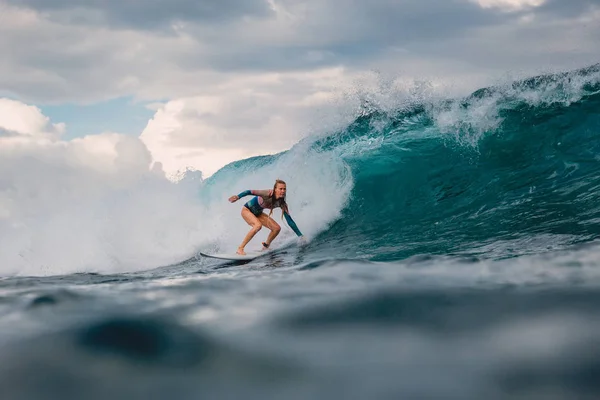 Surf Girl Surfboard Surfer Woman Big Blue Wave — Stock Photo, Image