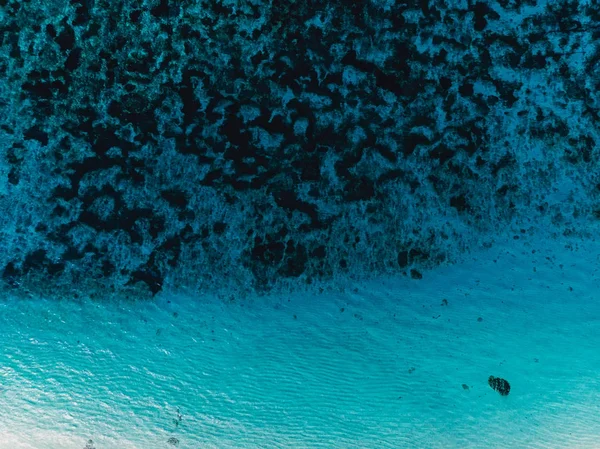Letecký Pohled Modrou Oceánskou Vodou Tropické Pozadí Ostrova Tahiti — Stock fotografie