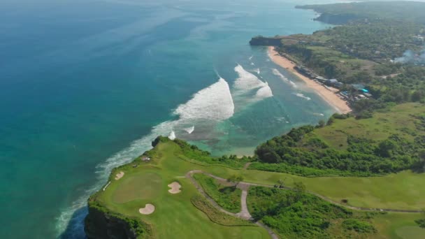 Bella Vista Bali Con Campo Golf Oceano Turchese Con Onde — Video Stock