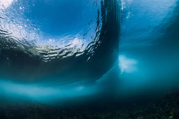 Breaking wave in underwater. Ocean element in underwater — Stock Photo, Image