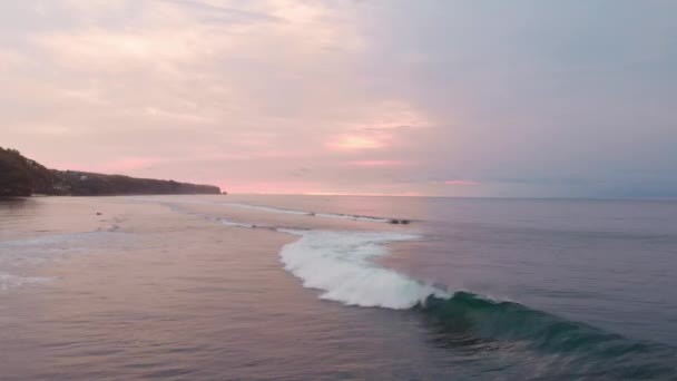 Colorido Atardecer Amanecer Océano Con Olas Océano Vista Aérea — Vídeo de stock