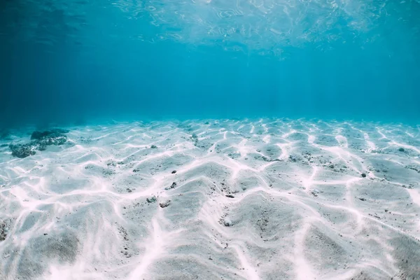 Синий Океан Белым Песчаным Дном Водой Гавайях — стоковое фото
