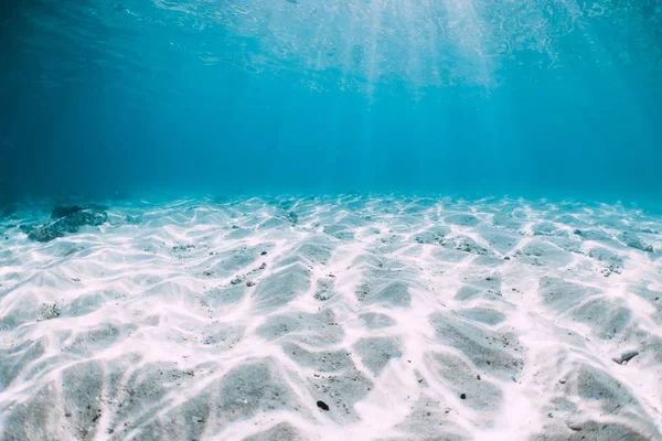 Modrý Oceán Bílým Pískem Dole Pod Vodou Havaji — Stock fotografie
