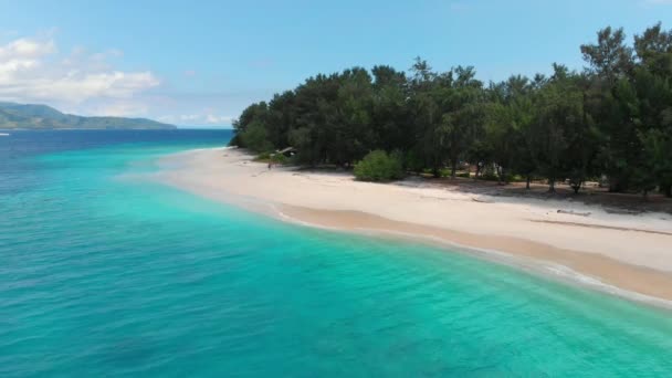 Tropischer Strand Mit Weißem Sand Und Türkisfarbenem Meer Luftaufnahme Paradiesischer — Stockvideo