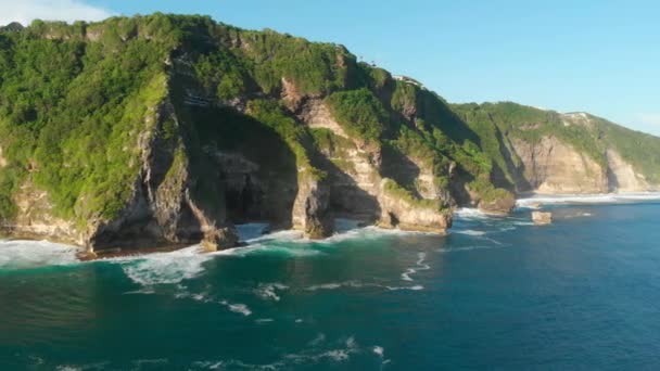 Geweldige Klif Met Rotsen Oceaan Bali Luchtzicht — Stockvideo