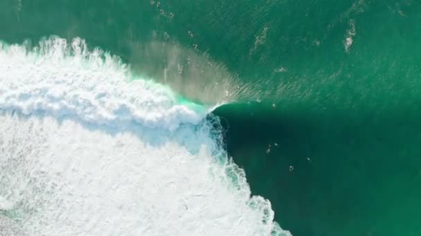 Aerial View Surfers Barrel Wave Ocean Top View Surfing Waves — Stockvideo