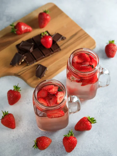 Boisson Aux Fraises Avec Baies Planche Bois Avec Chocolat Boissons — Photo