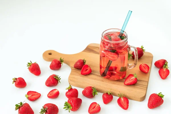 딸기와 맛좋은 식음료와 — 스톡 사진