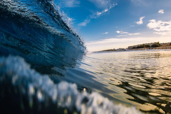 Barile Onda Urto Mare Con Toni Caldi Spiaggia — Foto Stock