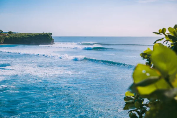 Surfingvågor För Surfing Bali Stranden Och Perfekta Vågor Indonesien — Stockfoto