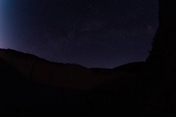 Cielo Estrellado Nocturno Con Vía Láctea Galaxia Cañón Montañas Con — Foto de Stock