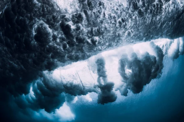 Ütköző Hullám Habokkal Légbuborékokkal Víz Alatt Átlátszó Óceáni Víz — Stock Fotó