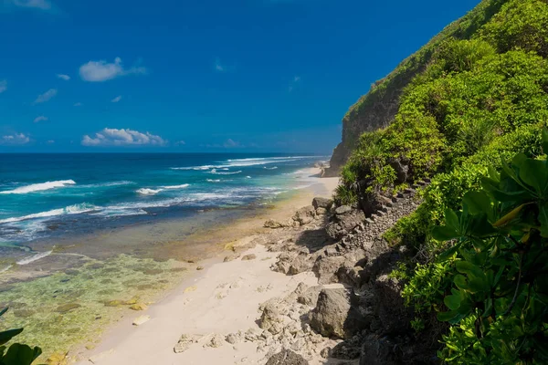 Tropisk Vild Strand Bali Sandstrand Och Blå Hav — Stockfoto