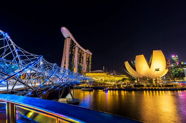 Singapur Dic 2015 Los Turistas Puente Helix Paisaje Urbano Singapur — Foto de Stock