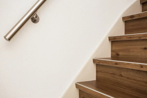 Close Detalhes Trilhos Escadas Edifício Moderno Parede Branca — Fotografia de Stock