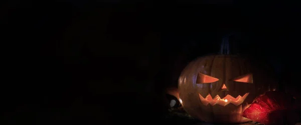 Halloween mörk svart bakgrund. Spooky pumpa fantasy läskig konsistens — Stockfoto