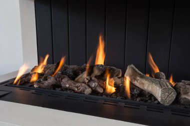 Modern ve lüks şömine, yakın çekim, modern tasarım