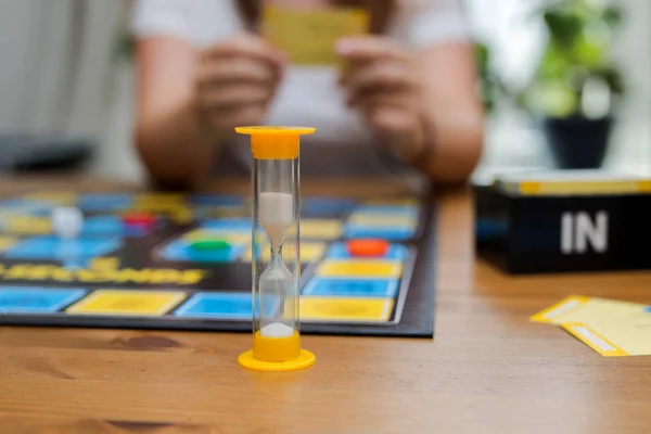 30 segundos de jogo de tabuleiro, jogo de festa muito rápido, jogar em equipes de família ou amigos atividade — Fotografia de Stock