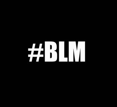 Siyah hayatlar madde metin ve harf kartı koyu arkaplan beyaz harfli, BLM var