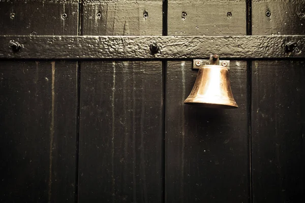 Традиційний Старий Дверний Дзвінок Кільця Старих Дерев Яних Дверях Вінтажний — стокове фото