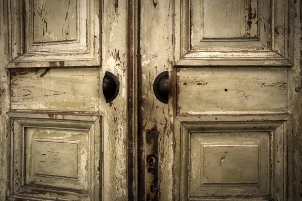 Old vintage wooden doors, grunge and antique background texture, opening — Stock Photo, Image