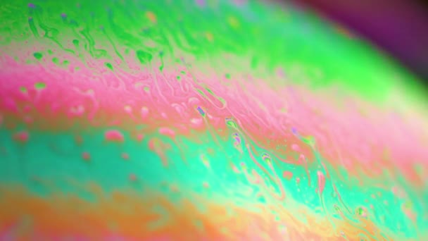 Närbild Tvål Vätske Bubblor Med Olika Färger Makromaterial — Stockvideo