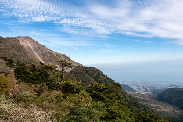 日本长崎Shimabara半岛Unzen Amakusa国家公园的Unzen Nita山口小径上美丽的天空 美丽的秋景 — 图库照片