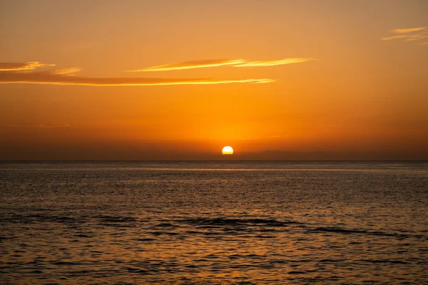 Mínima Puesta Sol Naranja Sobre Mar Rojo Las Montañas Sudanesas — Foto de Stock