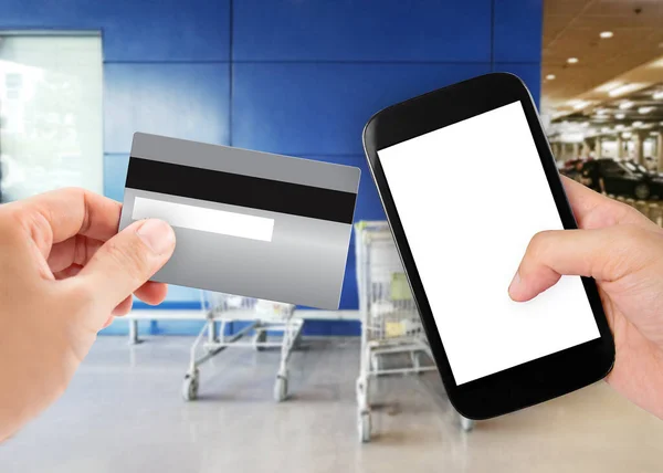 Mão Segurando Cartão Crédito Smartphon — Fotografia de Stock
