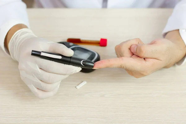 Selective Focus Hands Using Lancet Finger Check Blood Sugar Level — Stock Photo, Image