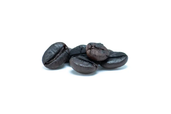 Σκούρα Καβουρντισμένα Φασόλια Καφέ Αραβικά Λευκό Φόντο — Φωτογραφία Αρχείου