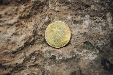 bitcoin kaya zemin üzerine altın sikke madencilik bitcoin