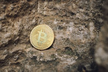 bitcoin kaya zemin üzerine altın sikke madencilik bitcoin
