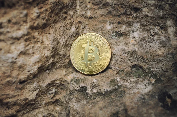 bitcoin kaya zemin üzerine altın sikke madencilik bitcoin
