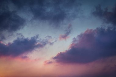 renkli günbatımı gökyüzü bulutlar float