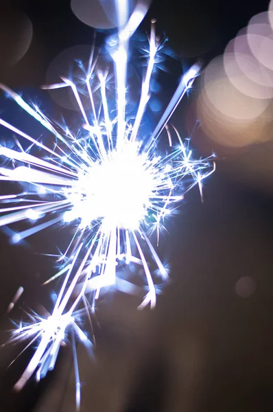 Streuung Verschiedene Richtungen Zündet Wunderkerzen Buntes Bengal Feuerwerk — Stockfoto