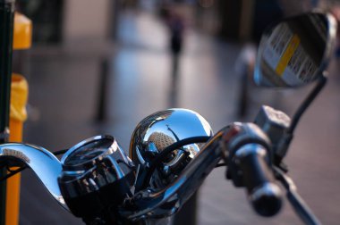 siyah gidon ile şehir bisikleti