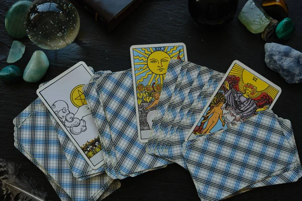 Predicting the future of mystifying divination on tarot cards — Stock Photo, Image