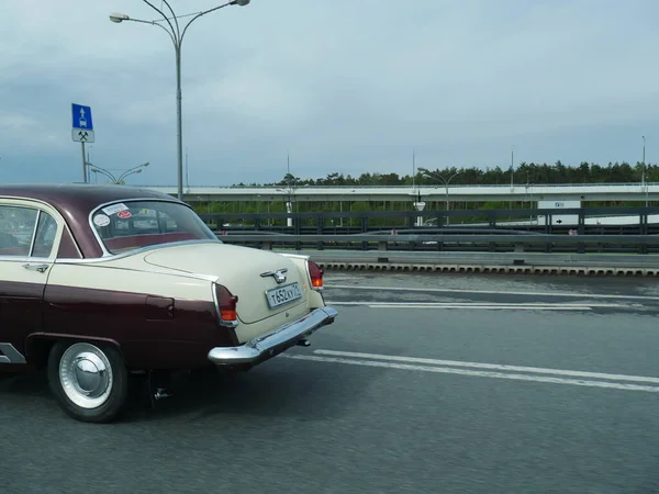 Alte Sowjetische Auto Sieg Auf Der Straße Renoviert — Stockfoto