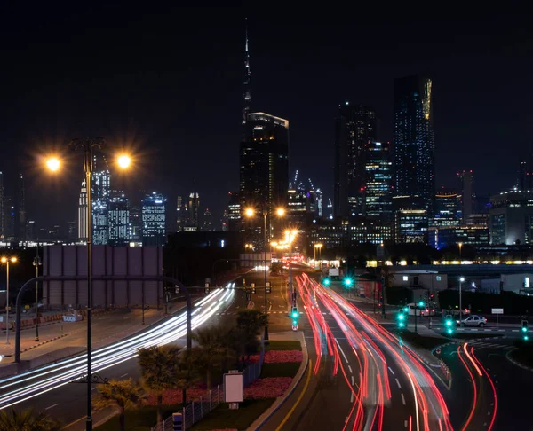 Larga Exposición Una Ciudad Nocturna Moderna —  Fotos de Stock