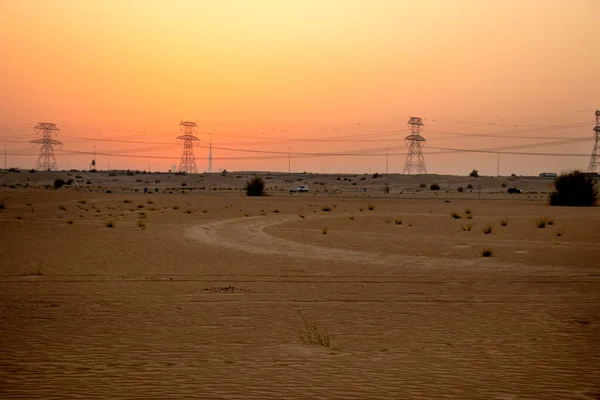 Strada Nel Deserto Durante Ora Del Tramonto Con Linea Elettrica — Foto Stock