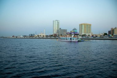 Ajman, BAE 'deki Al Marsa Bölgesi' nin rıhtımı. Açık havada.